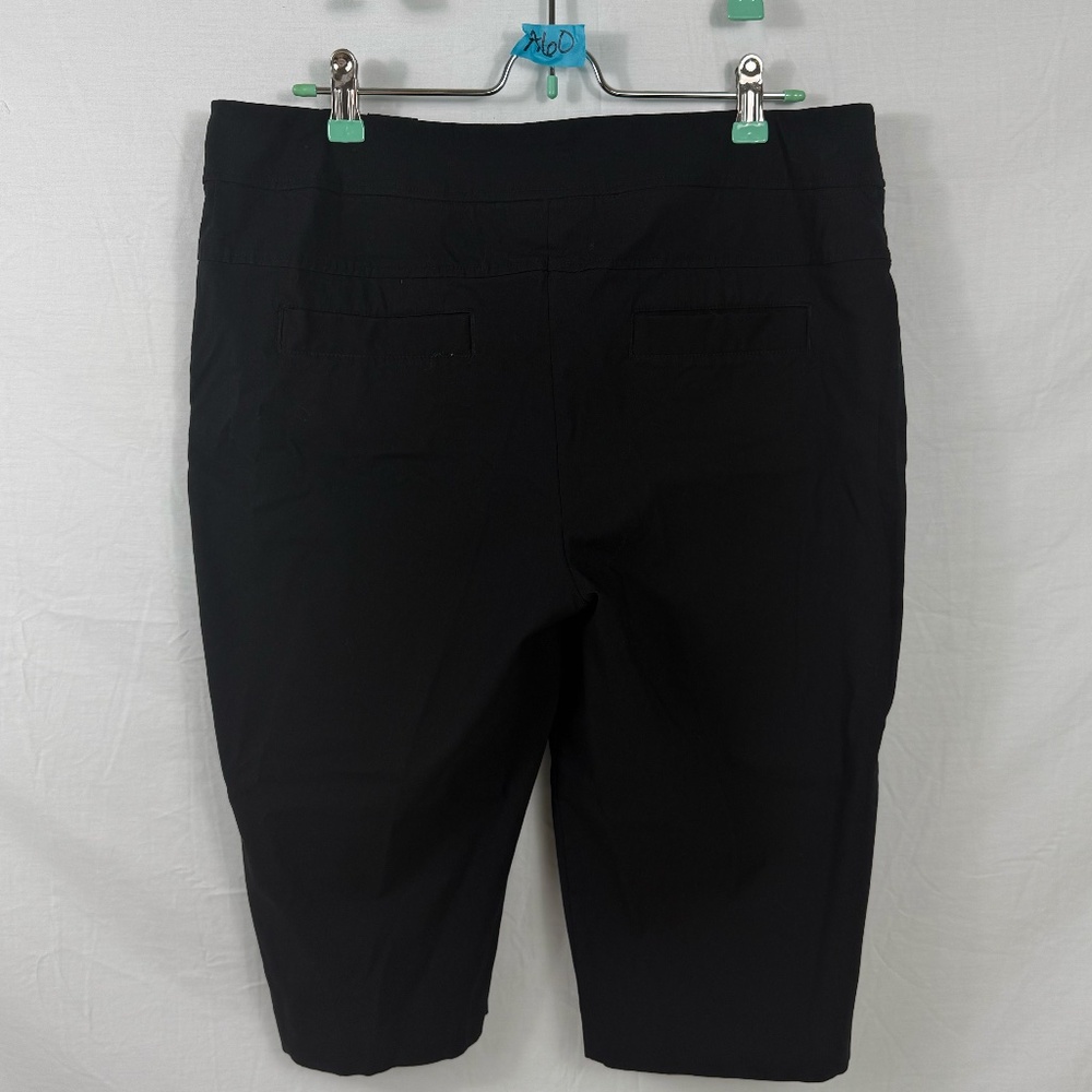 Style & Co. Black Stretch Capri Pants. Front And Rear Pockets, lined. Size 14